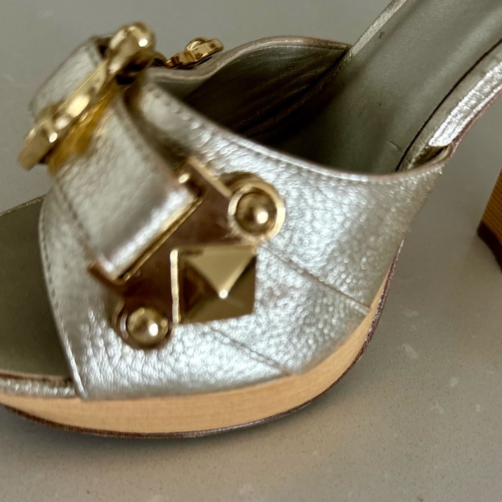 Jennifer Lopez Shay Gold Leather Chunky Heels Size 7 - Picture 7 of 14